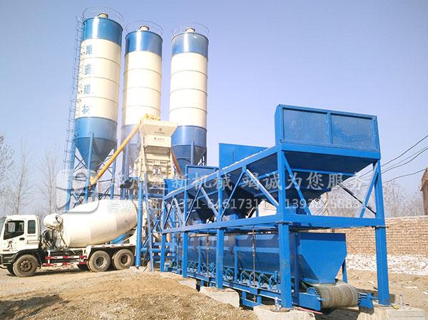在哈萨克斯坦施工现场的建新机械商品混凝土搅拌站已投入生产